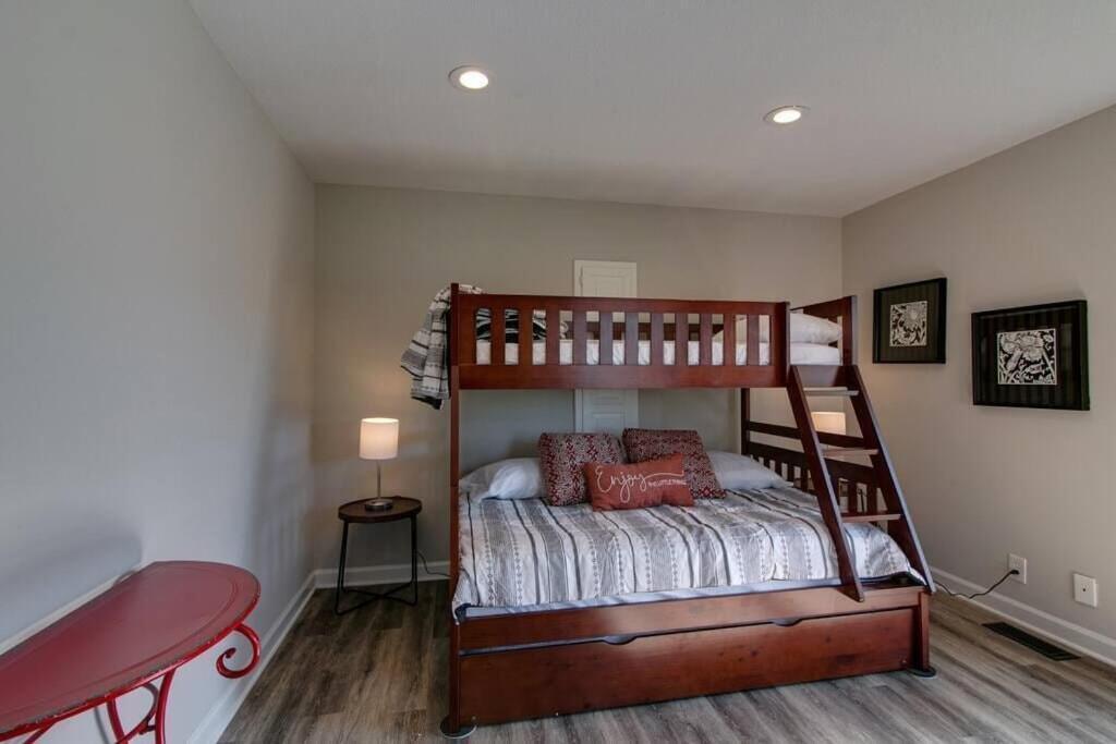The Residence At Hilltop Acres - Clarksville, Tn Eksteriør bilde